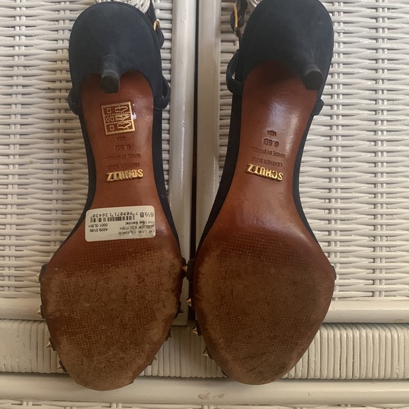 Schutz Mid Heel Sandal - Picture 5 of 7